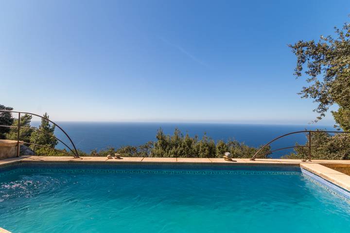 Ferienhaus für 4 Personen, mit Balkon und Terrasse sowie Garten und Pool in Serra de Tramuntana