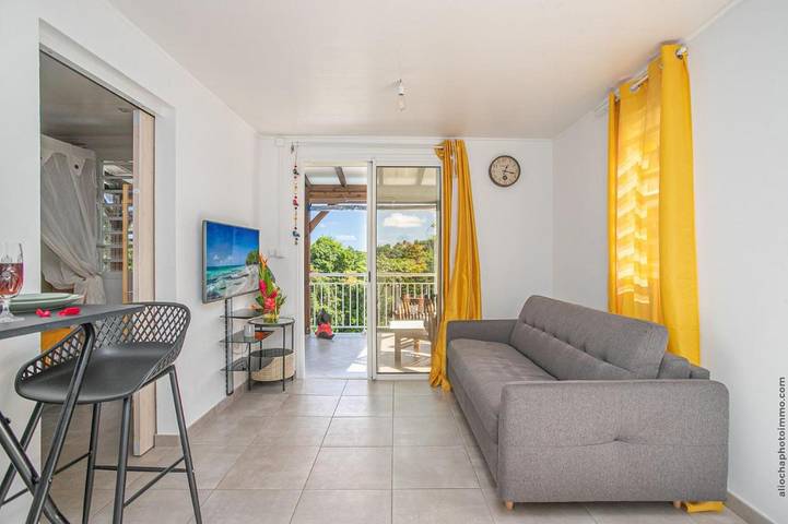 Appartement de vacances pour 4 personnes, avec jardin et piscine