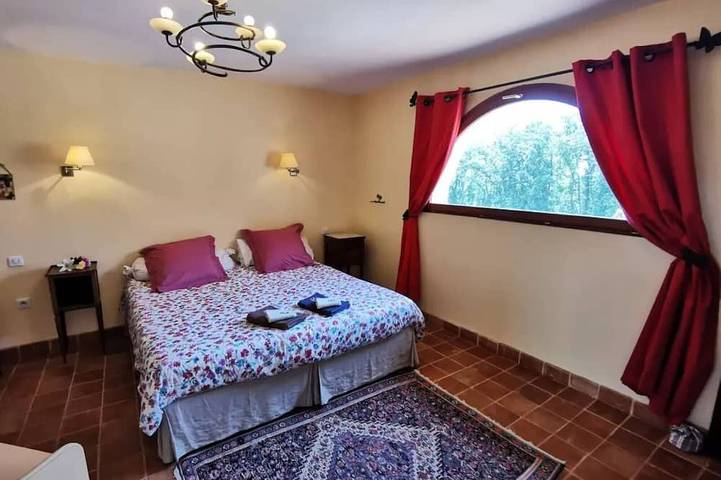 Chambre d’hôte pour 2 personnes, avec piscine et jardin à Hauterives