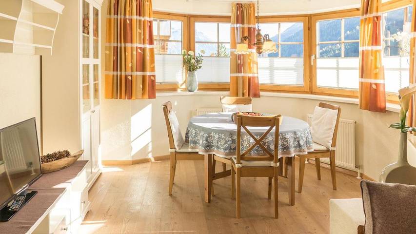 Chambre d’hôte pour 2 personnes, avec vue ainsi que balcon et jardin à Sankt Anton am Arlberg - 2