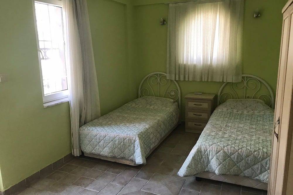 Villa Yakamoz - Luxusvilla mit 4 Schlafzimmern, privatem Pool, Wi-Fi und britischem Fernseher in Calis Beach in Fethiye, Türkische Ägäis