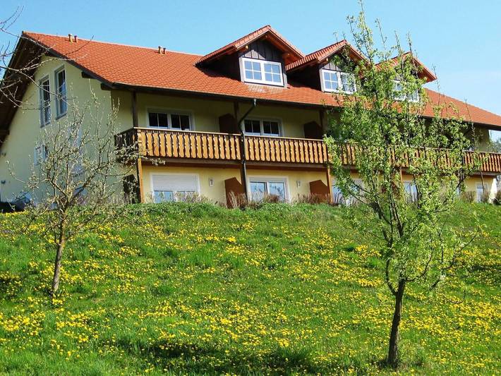 Ferienwohnung für 3 Personen, mit Garten und Balkon, kinderfreundlich