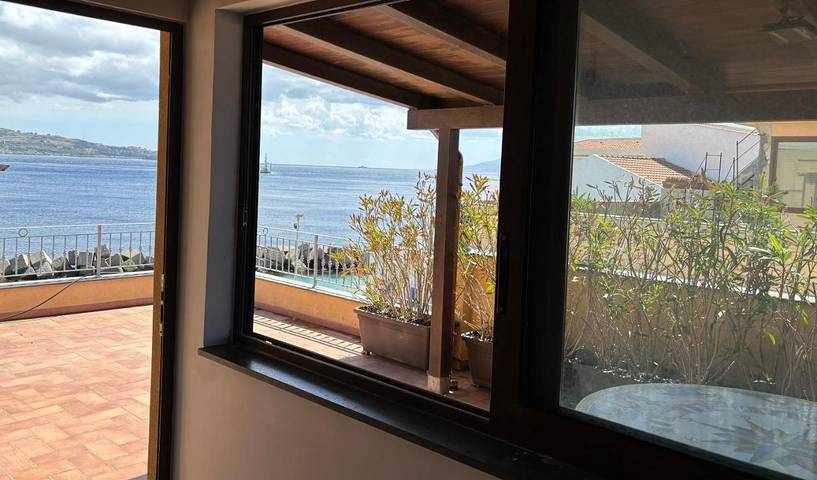 Location de vacances pour 6 personnes, avec balcon et vue, adapté aux familles à Torre Faro - 3