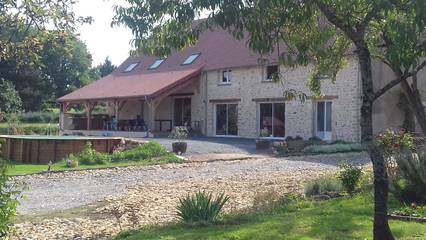Chambre d’hôte pour 4 personnes, avec jardin et piscine à Bouesse