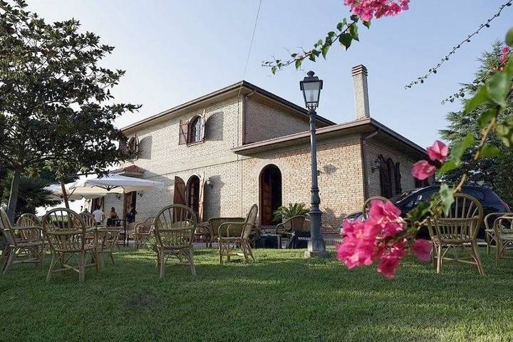 Ferienwohnung für 3 Personen, mit Ausblick und Pool sowie Garten, mit Haustier