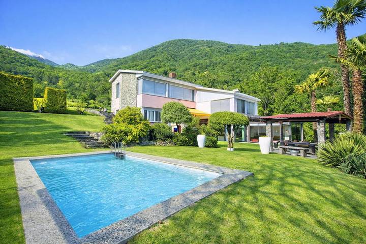 Ferienwohnung für 2 Personen, mit Pool und Terrasse, mit Haustier in Brione sopra Minusio