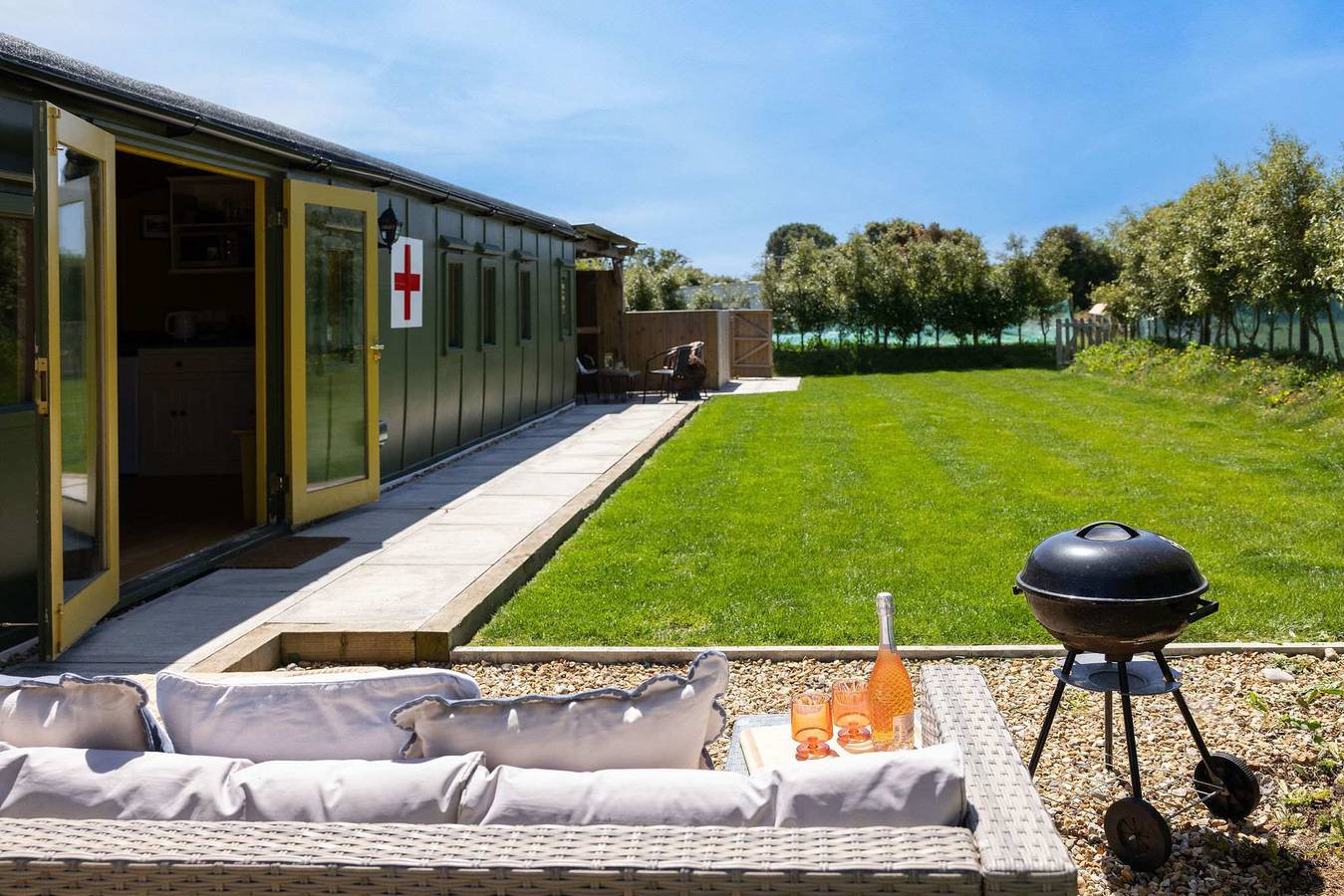 Beautifully Restored Carriage - Sleeps 6 in Earnley, West Sussex