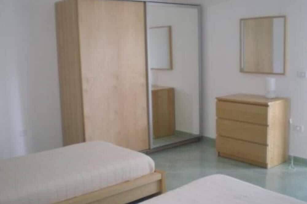 Ganze Wohnung, Schöne Wohnung in Residenz 200 m vom Meer entfernt, umgeben von viel Grün in Paestum, Cilento