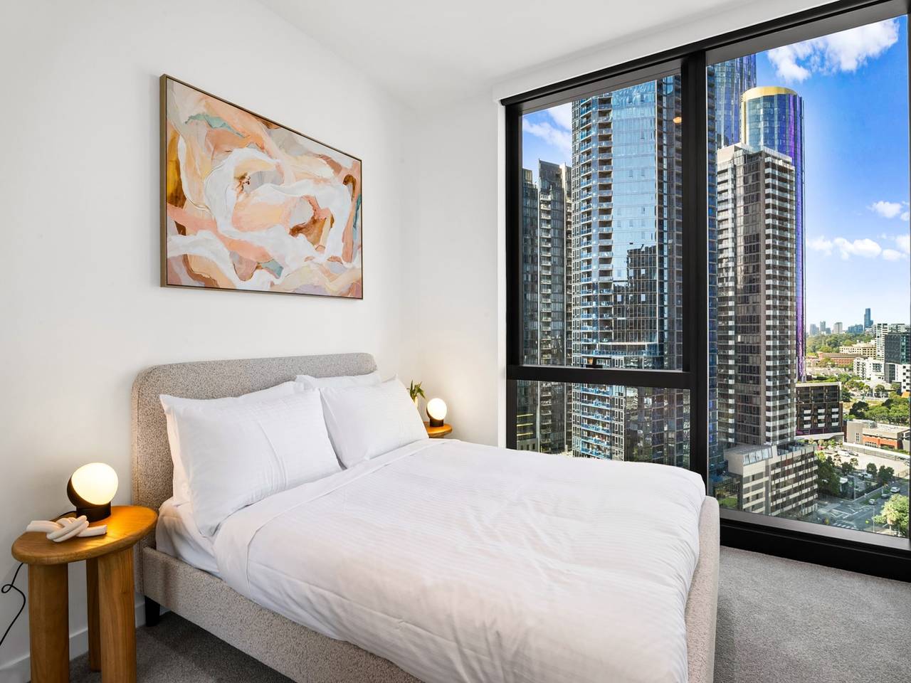 Entire apartment, Chic Apartment near Crown Casino,Pool, Gym & Views in Southbank, Melbourne