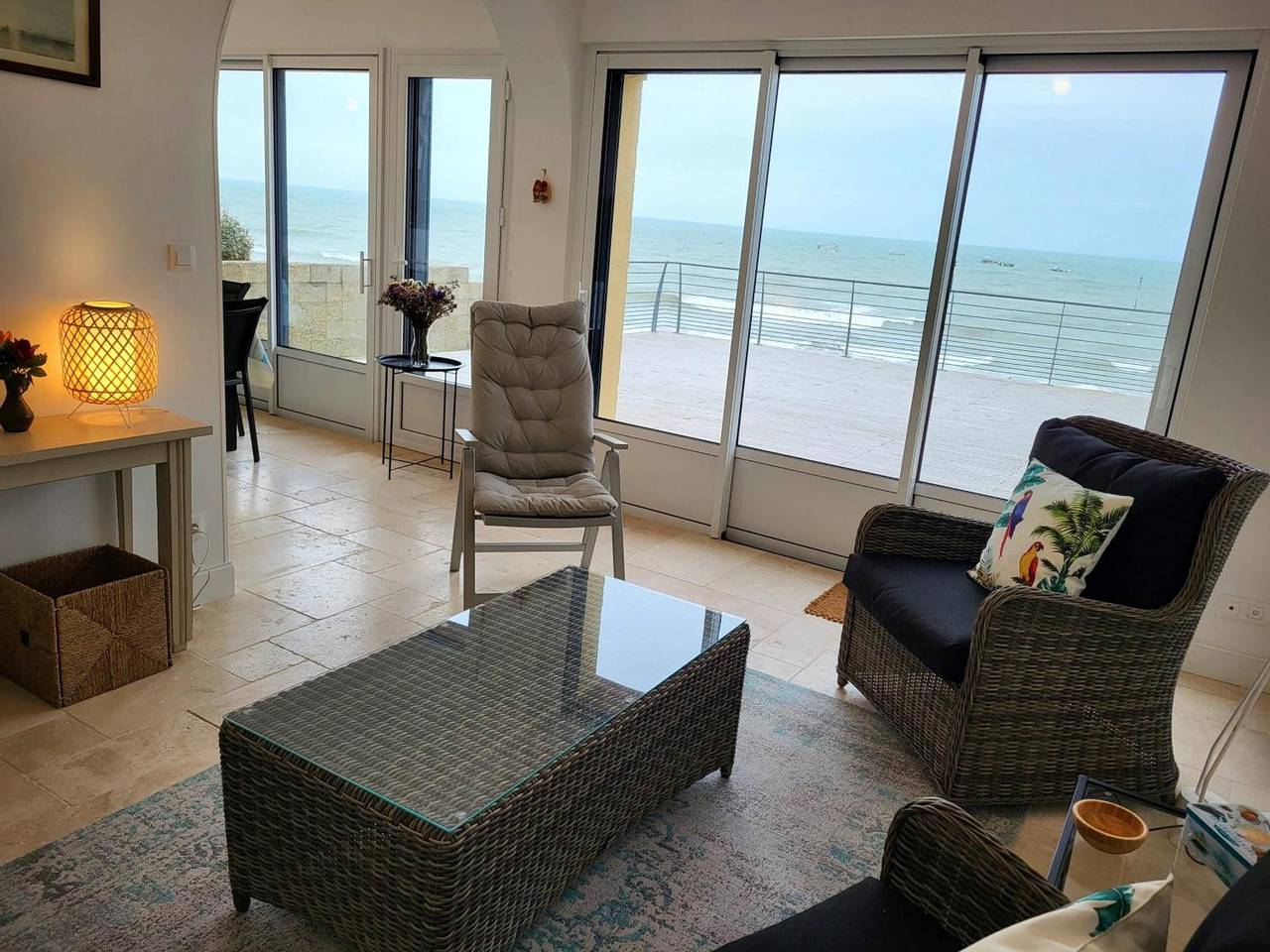 Villa « L'hermitage, Front de Mer » avec vue sur la mer, terrasse privée et Wi-Fi in Pirou, Région de Coutances