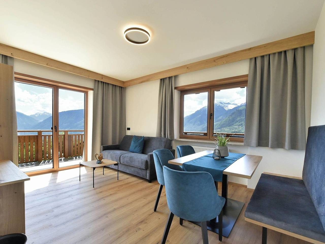 Ganze Ferienwohnung, Residence Krone - Appartement Laugen Balkon in Schenna, Passeiertal