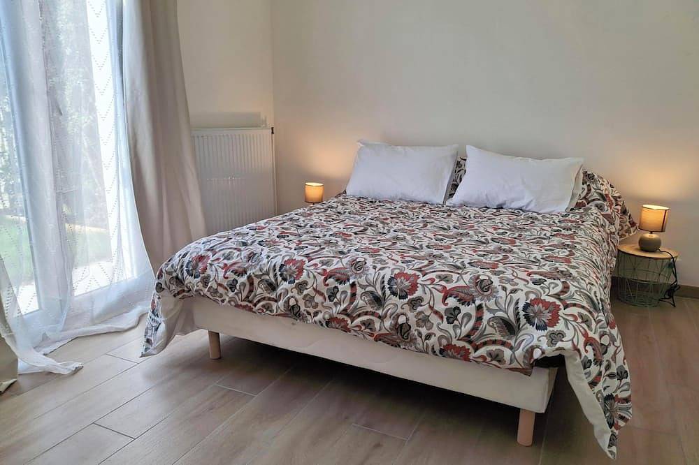 4-bedroom house • Garden - 8 people - Professionals & Families - Near Paris in Saint-Denis, Seine-Saint-Denis