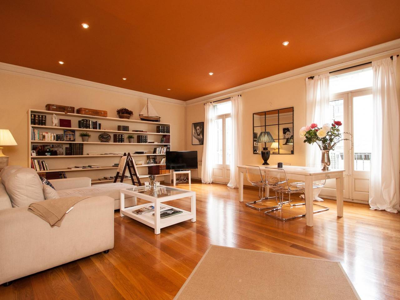 Apartamento vacacional entero, Apartamento de dos dormitorios in Centro Barcelona, Barcelona