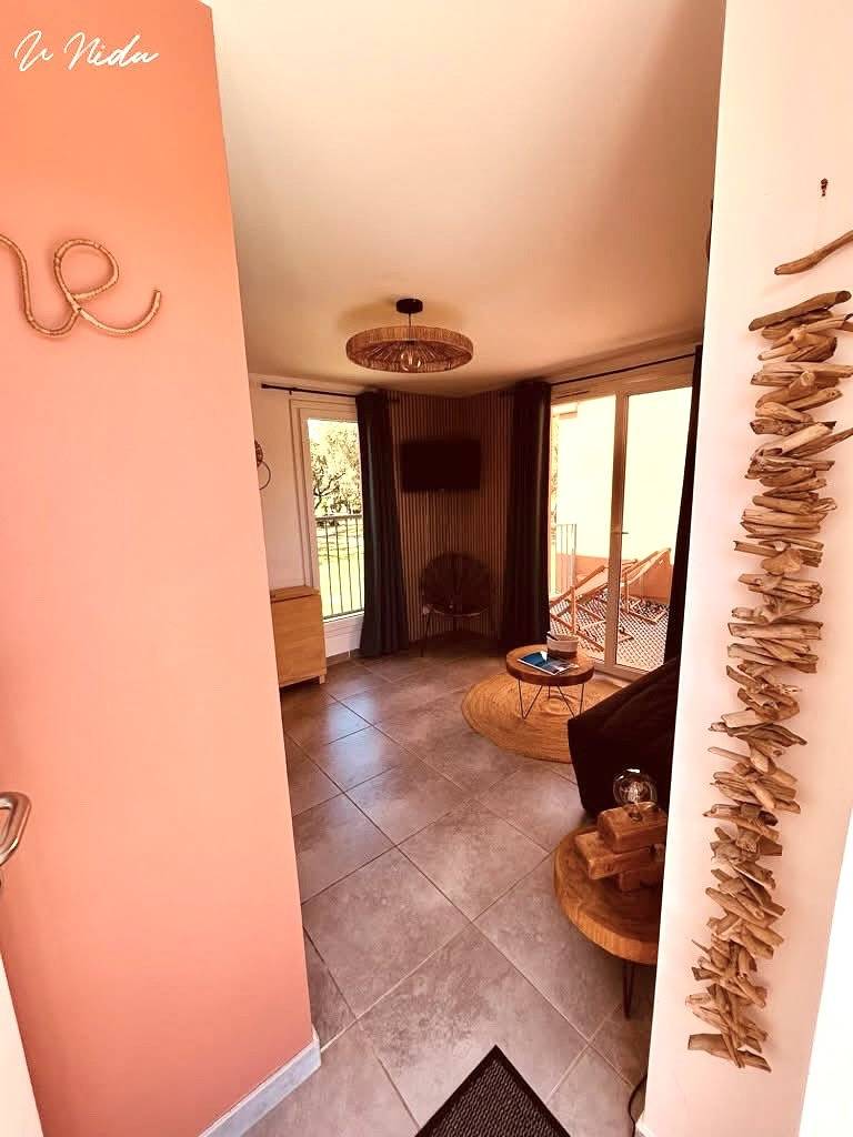 Appartement entier, T2 2/4 Personnes n°121 in Lecci, Arrondissement de Sartène