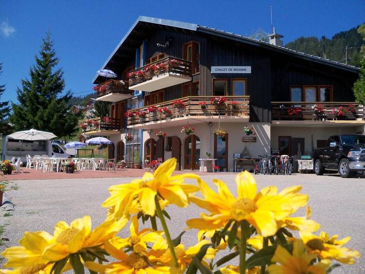 Appart’hôtel pour 4 personnes, avec Balcon et Terrasse ainsi que Jardin et Vue