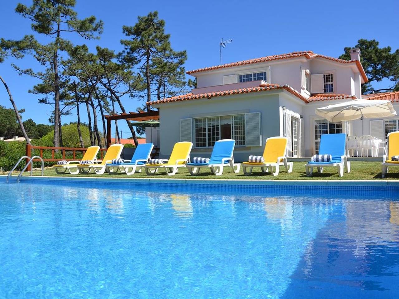 Villa para 16 pessoas com jardim in Colares, Costa de Lisboa