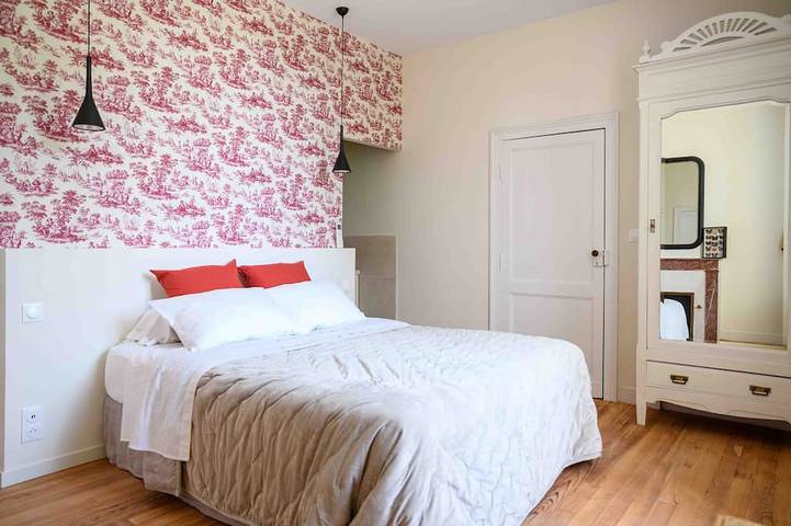 Location de vacances pour 2 personnes, avec Jardin et Piscine à Blasimon - 2