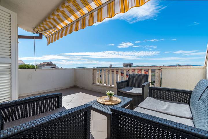 Ferienwohnung für 4 Personen, mit Balkon in Okrug Gornji