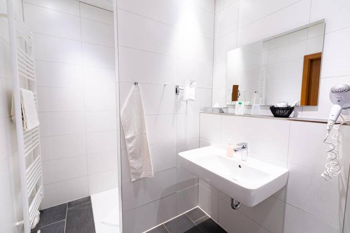 Hotel für 4 Personen, mit Garten und Seeblick, mit Haustier in der Pfalz - 4