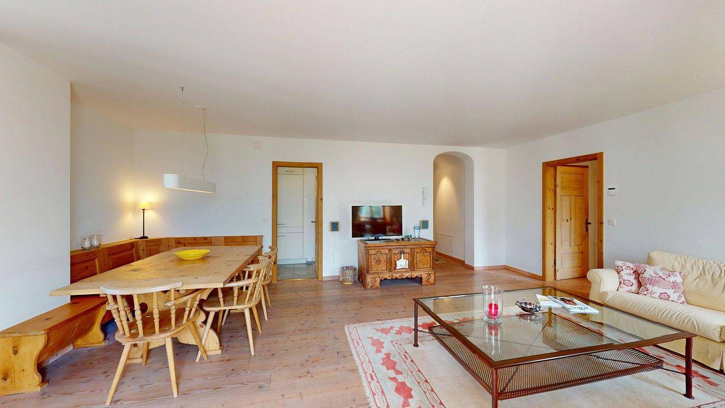 Ganze Wohnung, Ferienwohnung für 6 Personen mit Balkon in Silvaplana, Oberengadin