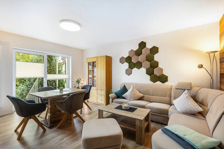 Ganze Wohnung, Ferienwohnung Appart Diemelsee mit Bergblick, privater Terrasse und Wlan in Diemelsee, die Mittelgebirge