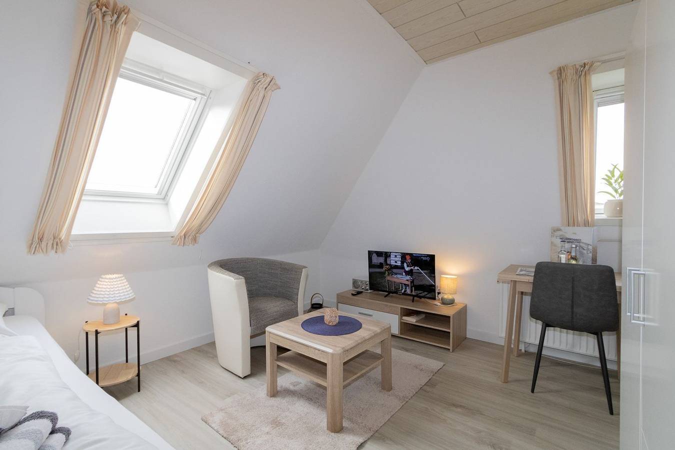 Apartamento entero, Gemütliche 1-Raum Ferienwohnung mit einen Einzelbett und einer Pantryküche für den täglichen Bedarf. in Hörnum, Sylt