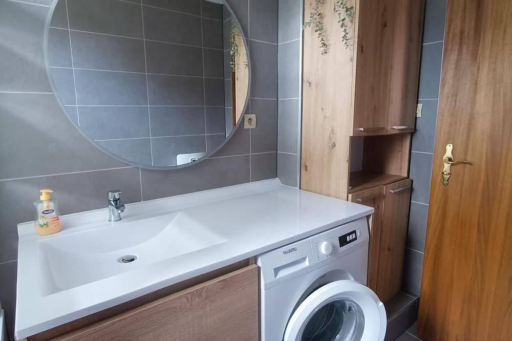 Ganze Wohnung, Cozy apartment with a balcony * Sleeps 4 * Near Strasbourg in Geispolsheim, Region Straßburg