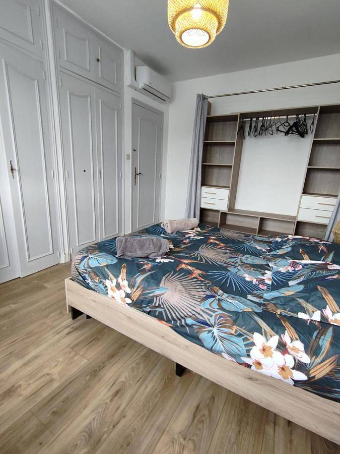 Appartement entier, One-Bedroom Apartment in Brive-la-Gaillarde, Région de Brive-la-Gaillarde