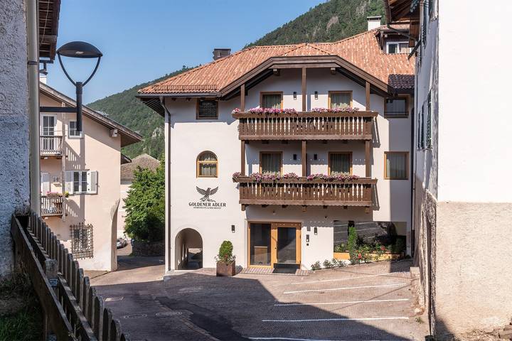 Apartamento inteiro, Apartamento 'Smart 5' com varanda e pequeno-almoço incluído - novo em 2026 in Trodena, Alto Adige