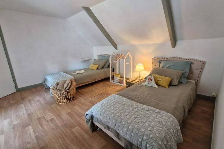 Gîte pour 4 personnes, avec jardin à Plélo - 2