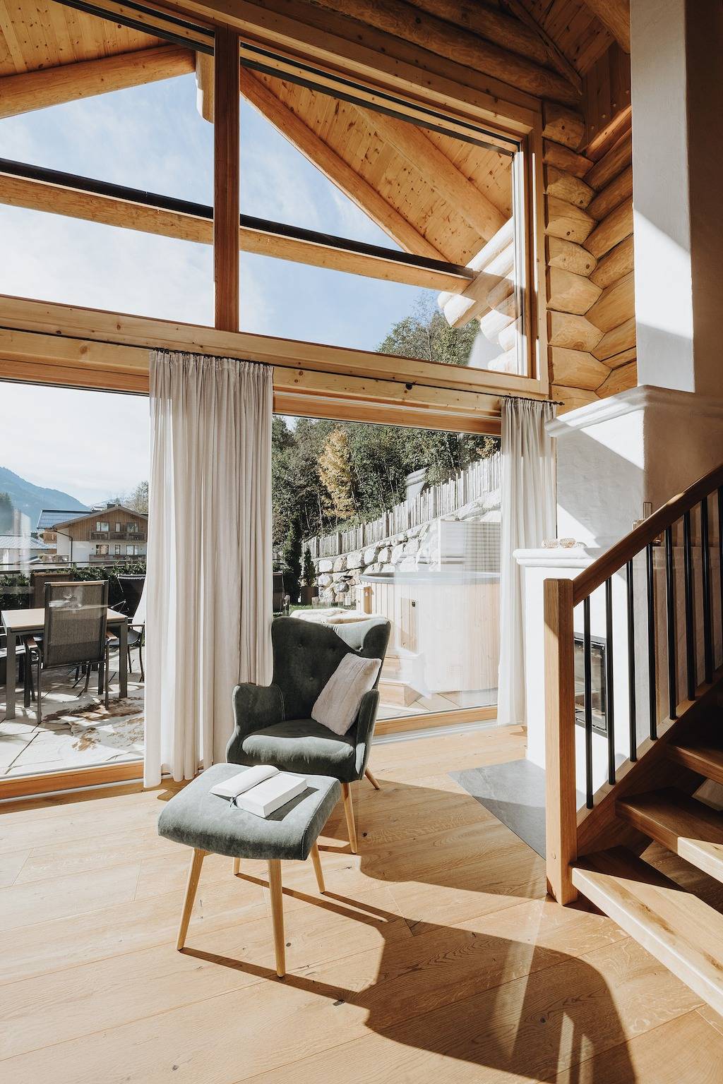 Chalet "Zwoasom" with Mountain View, Private Terrace & Wi-Fi in Großarl, Ski Amadé
