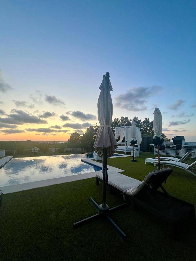 Apartamento de vacaciones para 2 personas, con jardín además de vistas y piscina - 1