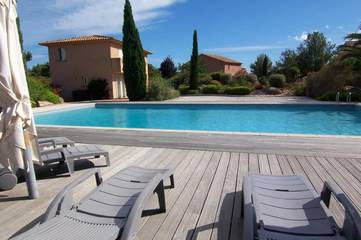 Location de vacances pour 6 personnes, avec piscine et jardin dans Plage de Saint Cyprien (Lecci)