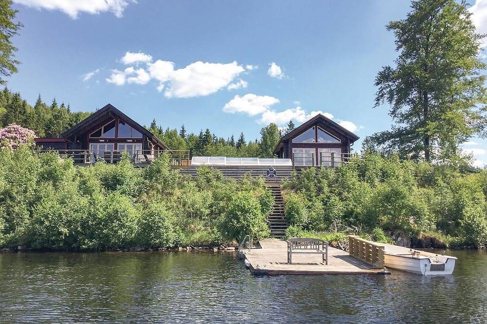 Amazing home in Dalsjöfors with sauna in Borås, Västergötland