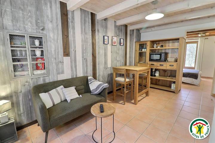 Casa de huéspedes para 2 personas, con piscina y vistas además de jardín y terraza - 1