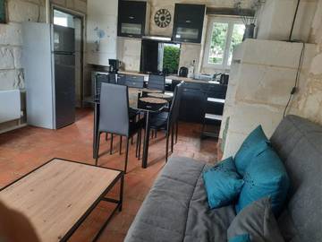 Gîte pour 7 personnes, avec terrasse, animaux acceptés à Brain-sur-Allonnes