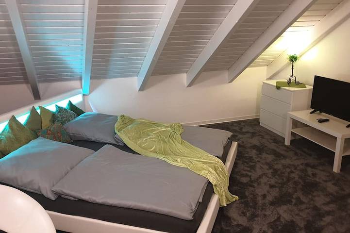 Villa für 13 Personen, mit Terrasse und Whirlpool sowie Garten in Baden-Württemberg - 2