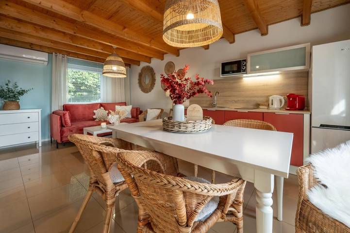 Domek letniskowy dla 4 osób, z widok i ogród oraz sauna, zwierzęta dozwolone na Kaszuby