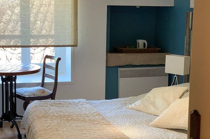 Location de vacances pour 2 personnes, avec jardin dans Senozan - 2