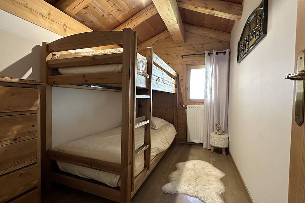 Pour vivre la montagne en toute saison, le chalet 'l'ourson' vous accueille in Le Grand-Bornand, Région d'Annecy