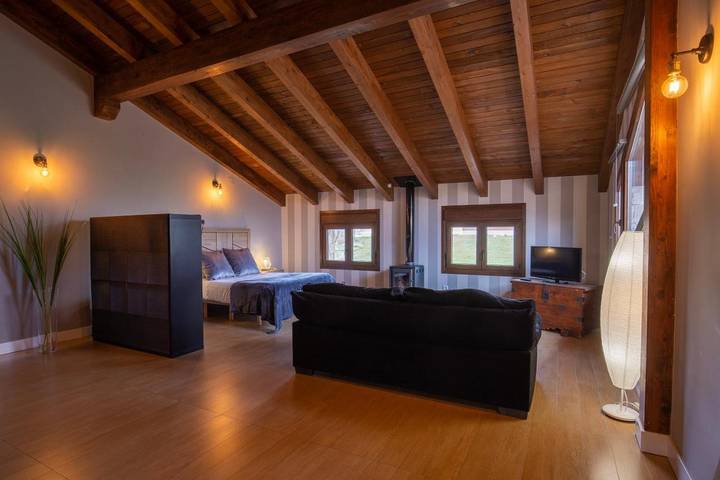 Casa rural para 8 personas, con Terraza además de Jardín y Vistas en Espirdo - 2