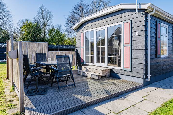 Chalet voor 6 personen, met balkon/terras en terras in Giethoorn