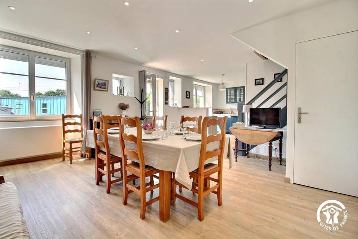 Gîte pour 6 personnes, avec Terrasse ainsi que Jardin et Vue à Locoal-Mendon - 4