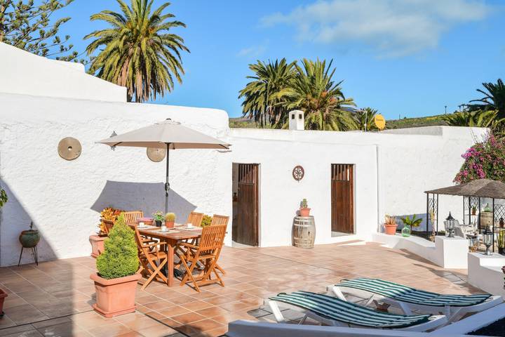 Ferienhaus 'Maria Dolores' mit Bergblick, Wlan, Garten & Terrasse in Haría, Lanzarote