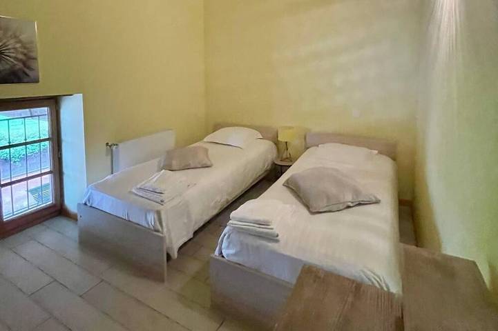 Location de vacances pour 34 personnes à Sarcey - 4