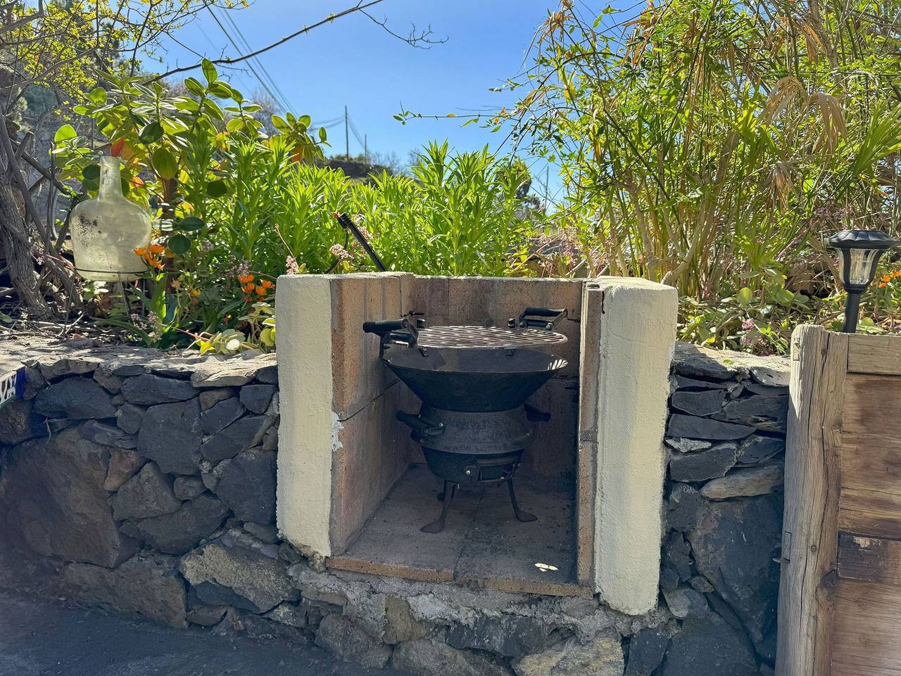 La antigua escuela in Tijarafe, La Palma Nord