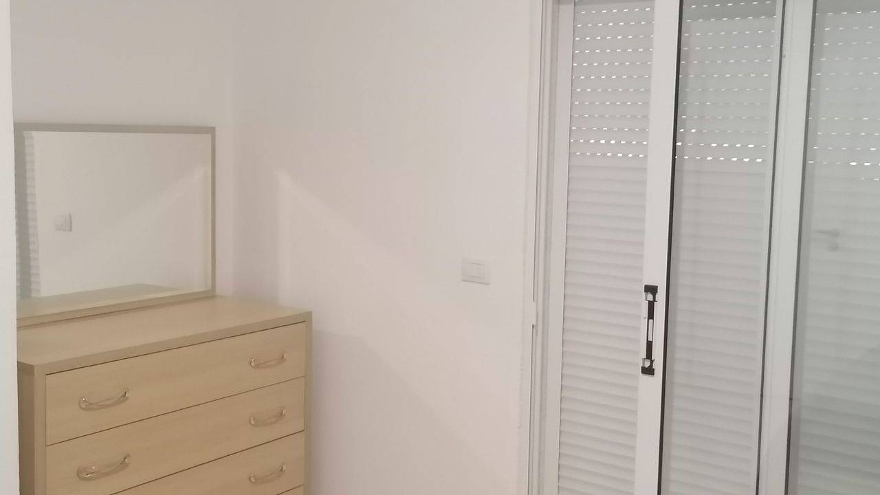 Appartamento intero, Appartamento vacanze per 3 persone con terrazza in Saranda, Valona