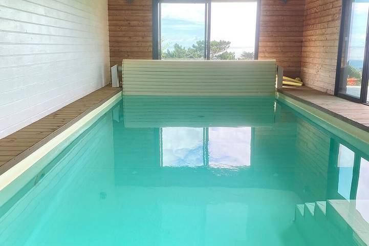 Location de vacances pour 8 personnes, avec Jacuzzi ainsi que Terrasse et Jardin dans Plage Kersiny