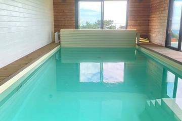 Cottage pour 8 personnes, avec jardin et jacuzzi dans Plage Kersiny