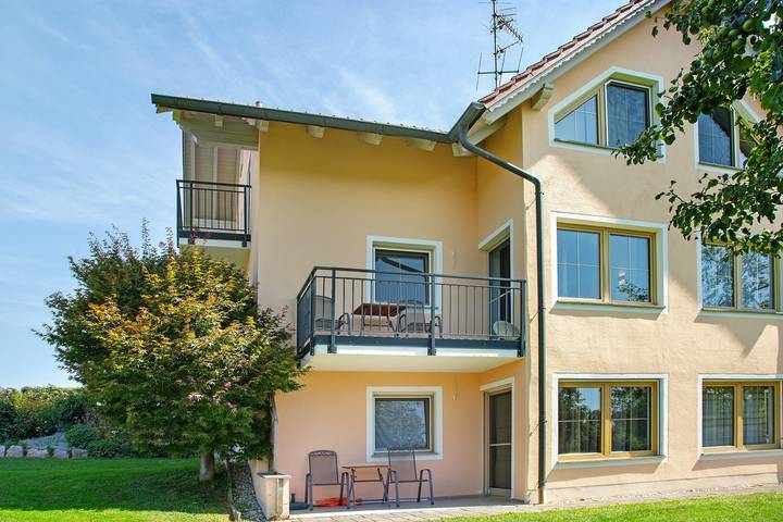 Ferienwohnung für 3 Personen, mit Balkon und Garten